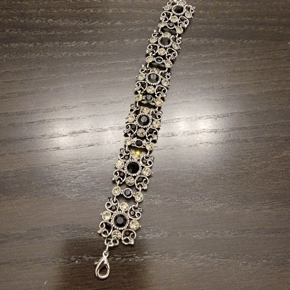 Black Gem Bracelet - Picture 2 of 2